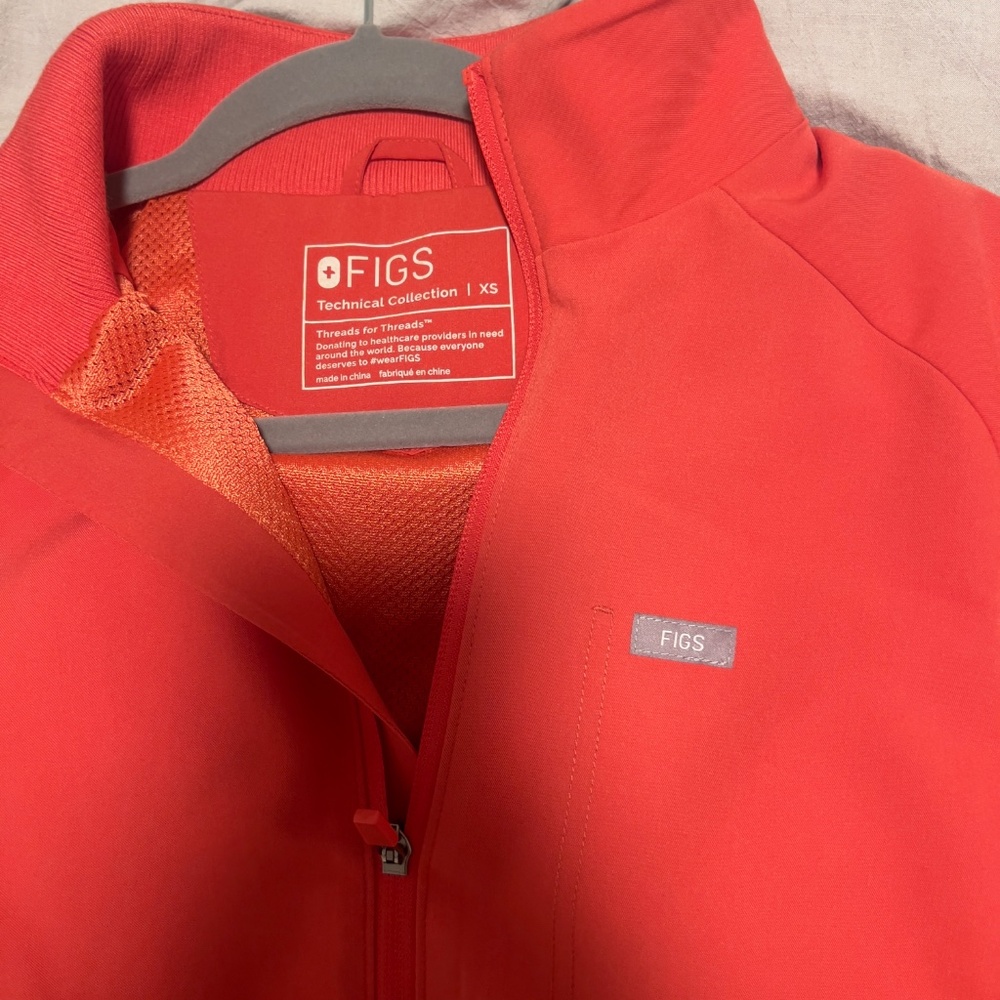 ✨ Figs Clay Cobaki Scrub Jacket – XS ✨